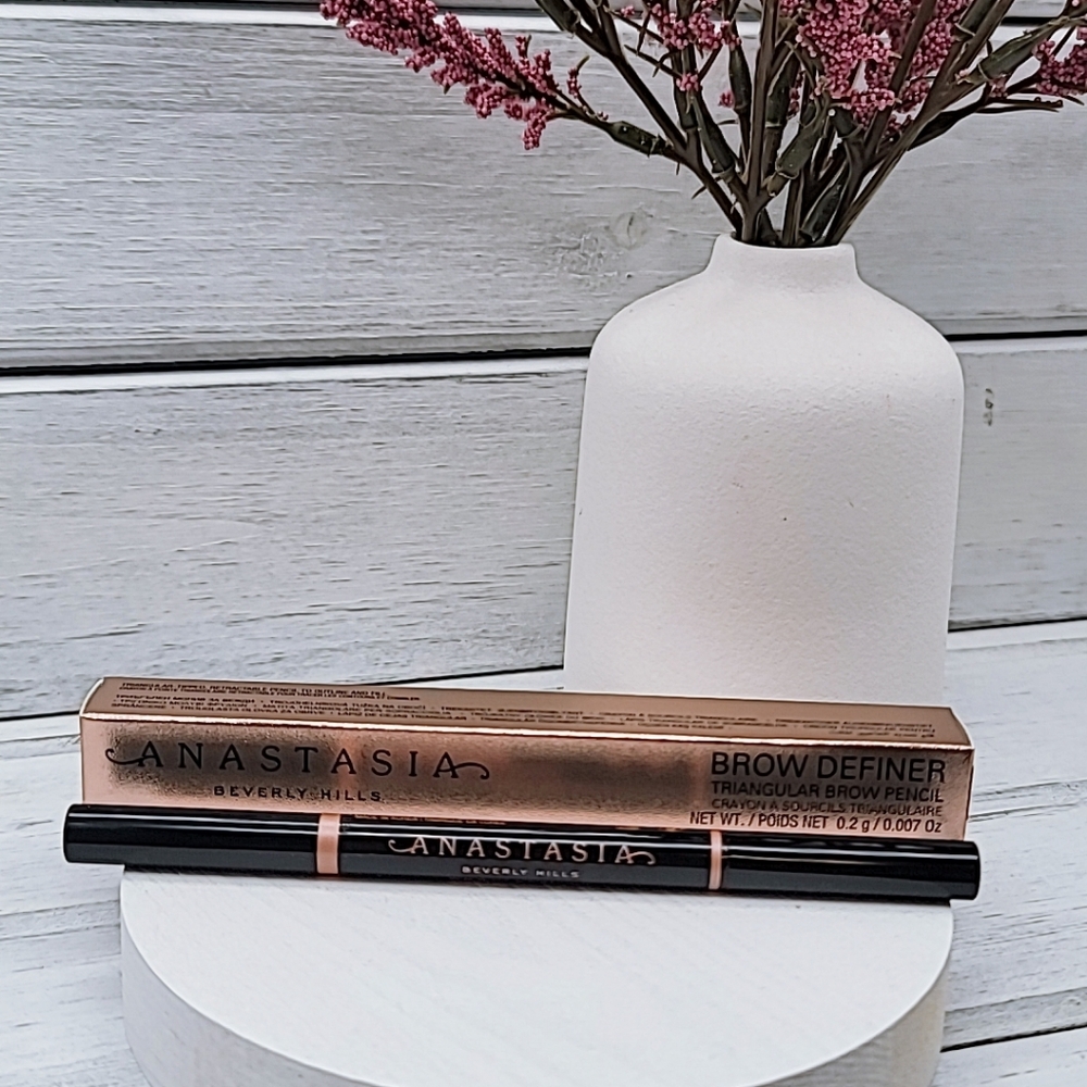 Anastasia Beverly Hills Brow Definer Triangular Brow Pencil